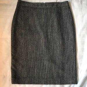 COPY - Ann Taylor lined subtle herringbone tweed black/white pencil skirt
